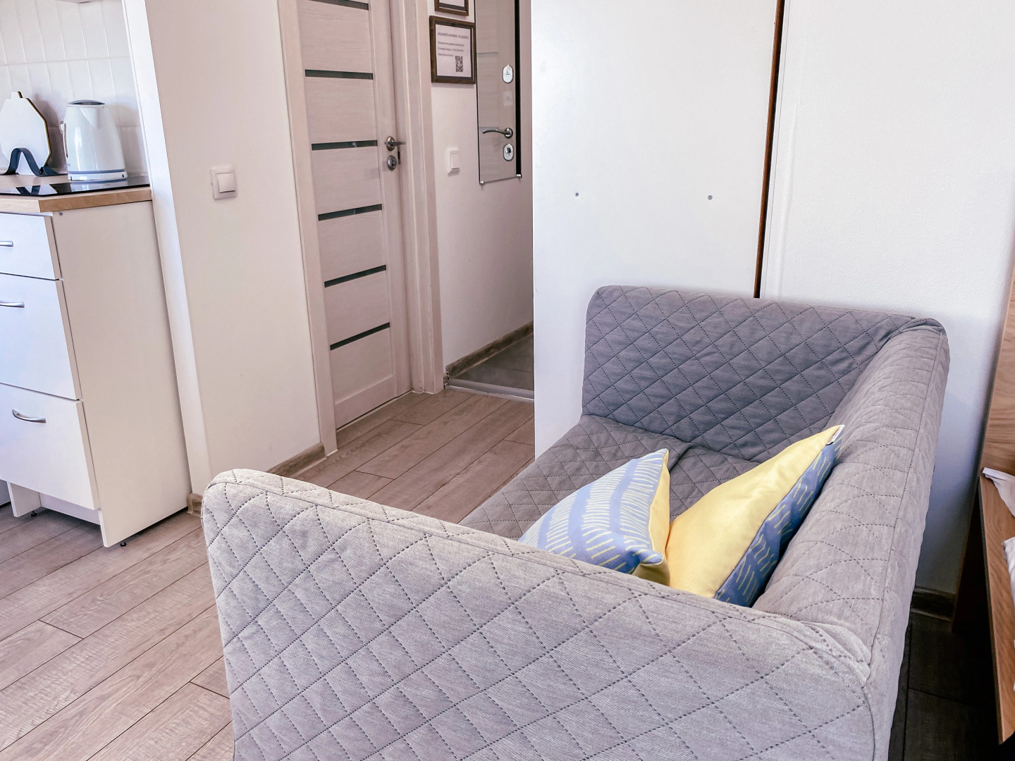 Arctic House Yellow в центре города