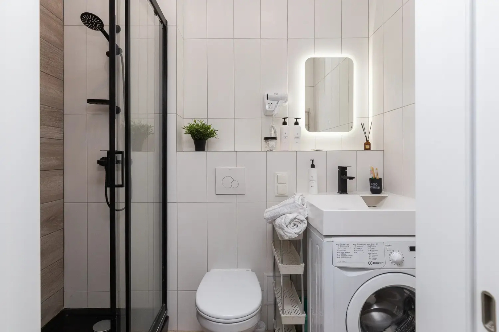 Квартира Яркая студия рядом с набережной и кондиционером