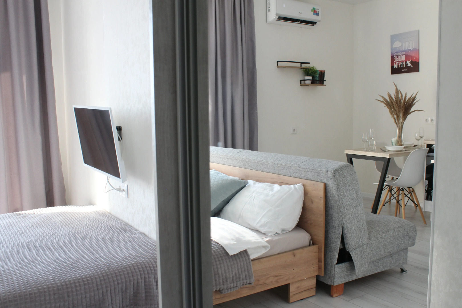 Квартира - студия 30м2  рядом с Монументом Дружбы