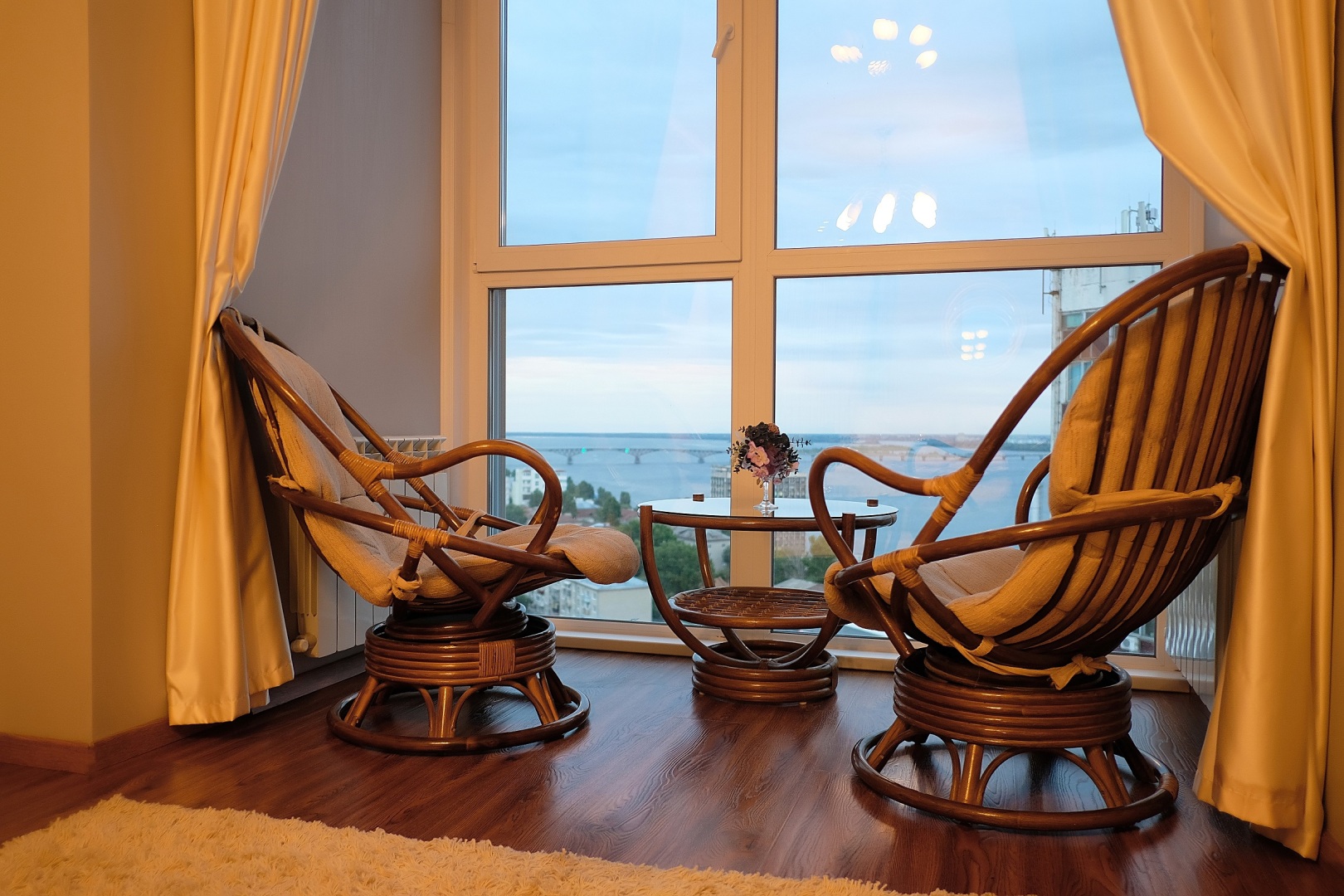 Квартира 2-комнатная, 50 м², 17/19 этаж