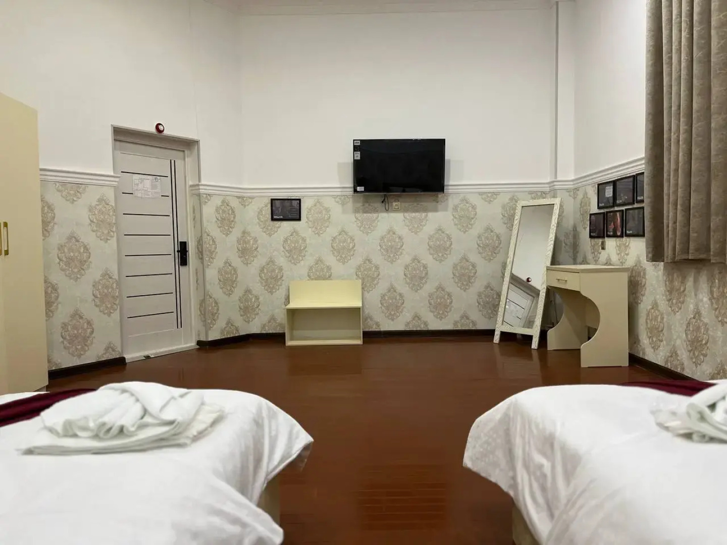 Отель HOME ALONE