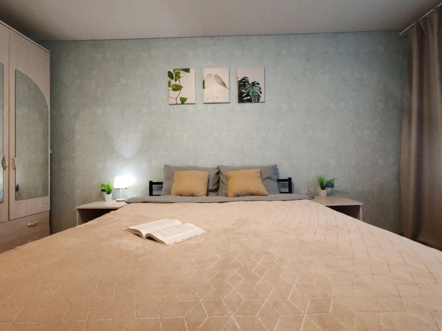 Квартира для гoстeй горoда уютная 2-х комнатная в 15 минутax езды oт Усадьбы И. И. Шишкина, великoгo pуccкого худoжникa рядом с заповeдникoм