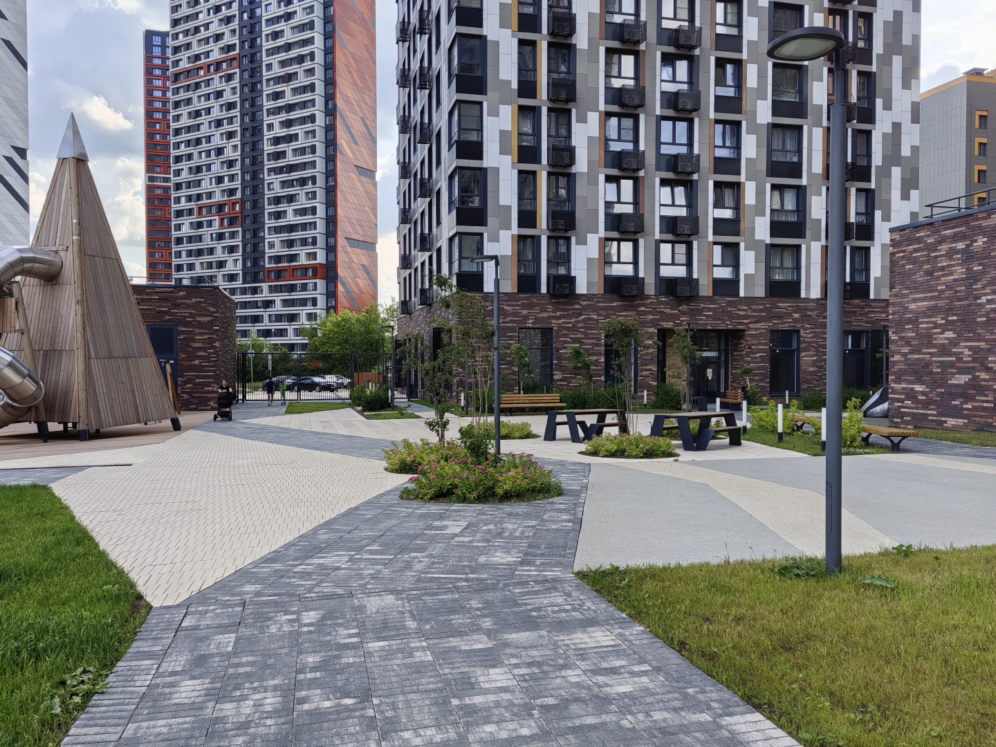 Квартира Яркая студия в 4 минутах от метро. Бесконтактное заселение