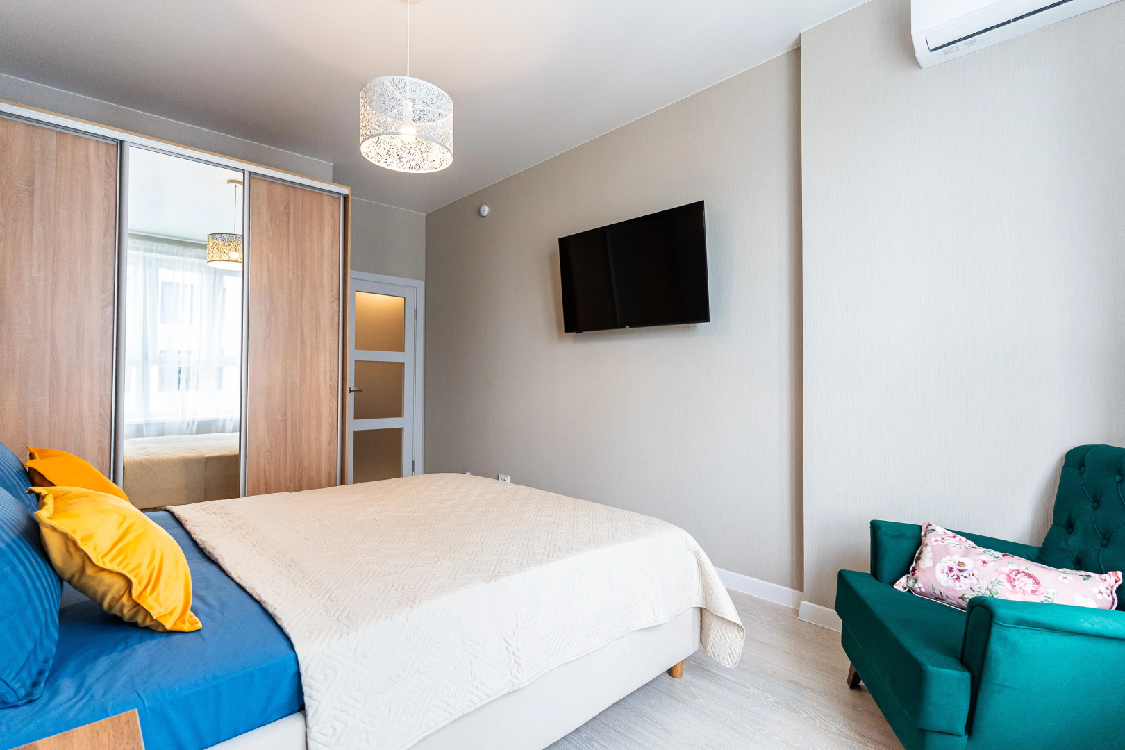 Апартаменты с Дизайнерским Ремонтом в Южном Районе Новороссийска от LetoApart 1