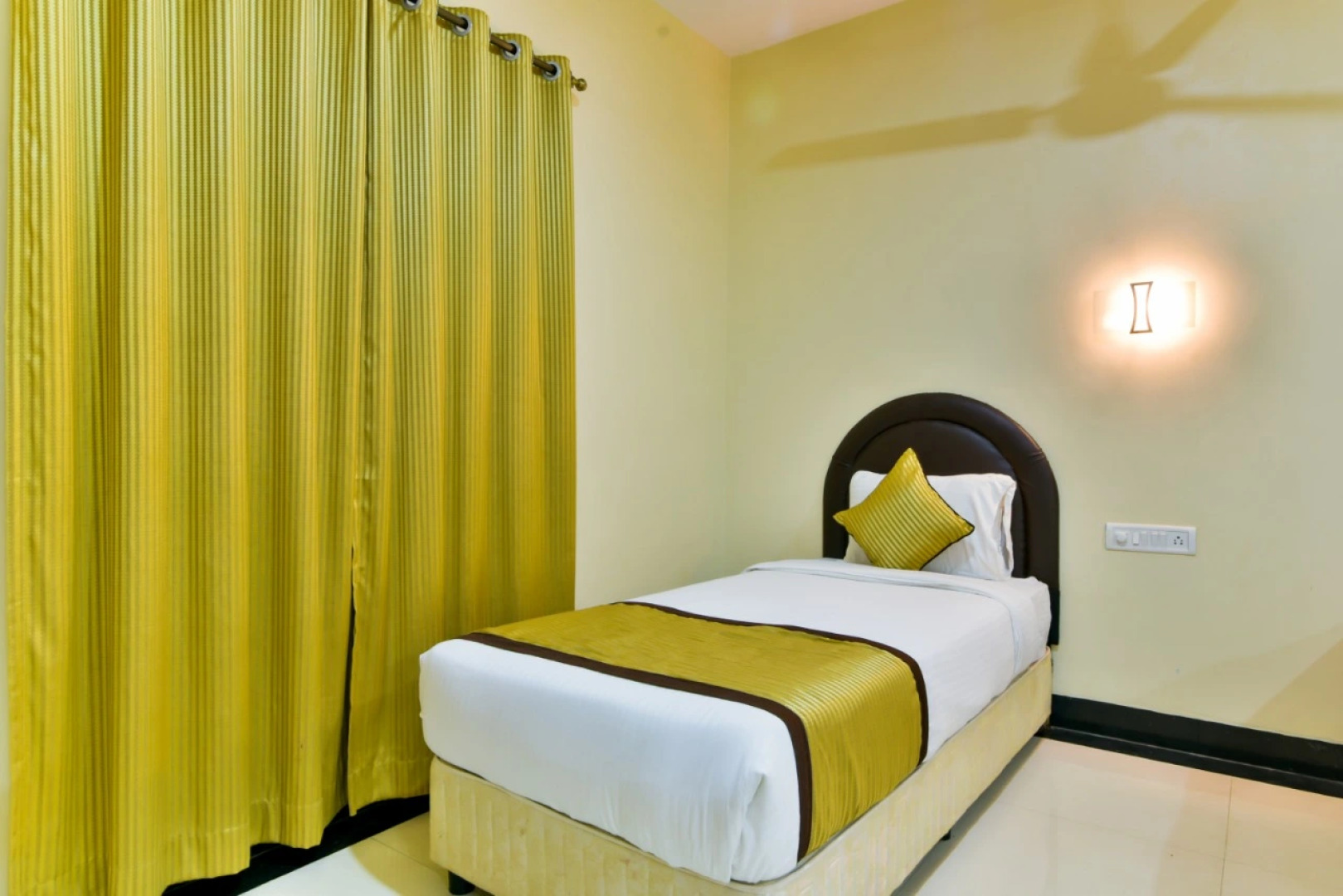 Отель Baga Fantacia Beach Inn