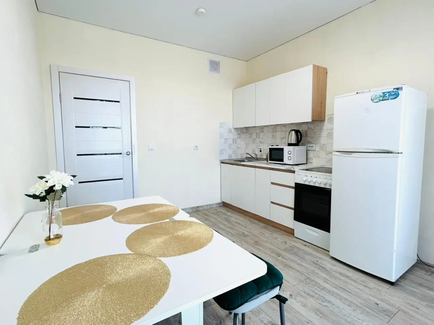 Квартира для четверых рядом с Роевым ручьем и Бобровым логом