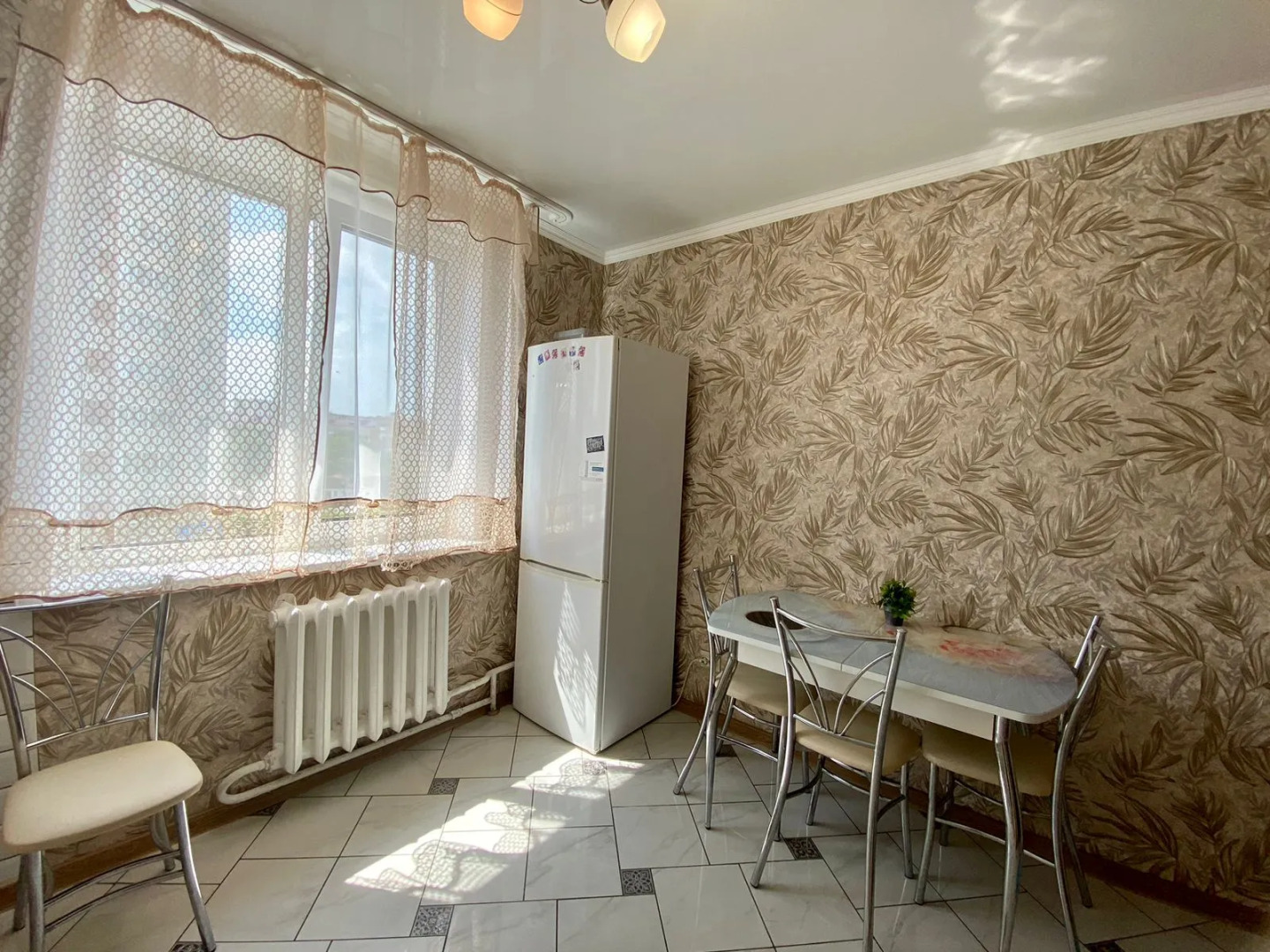 Квартира  уютная двухкомнатная в центре города.