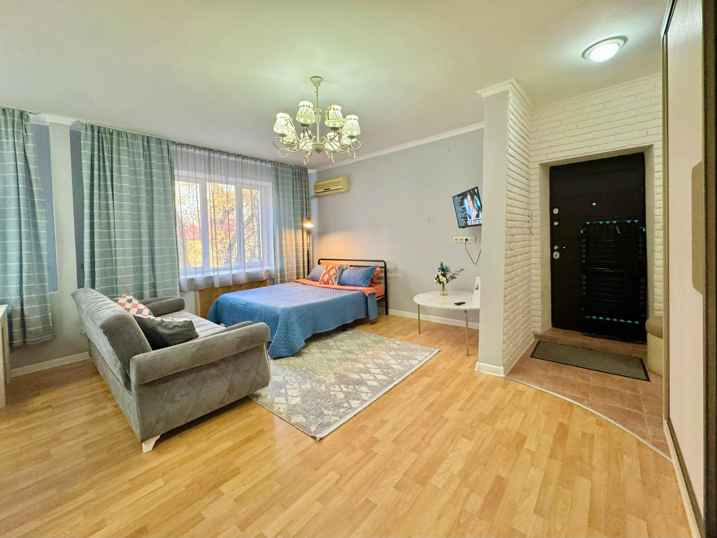 Апартаменты Open Line 2-ком Абая 77