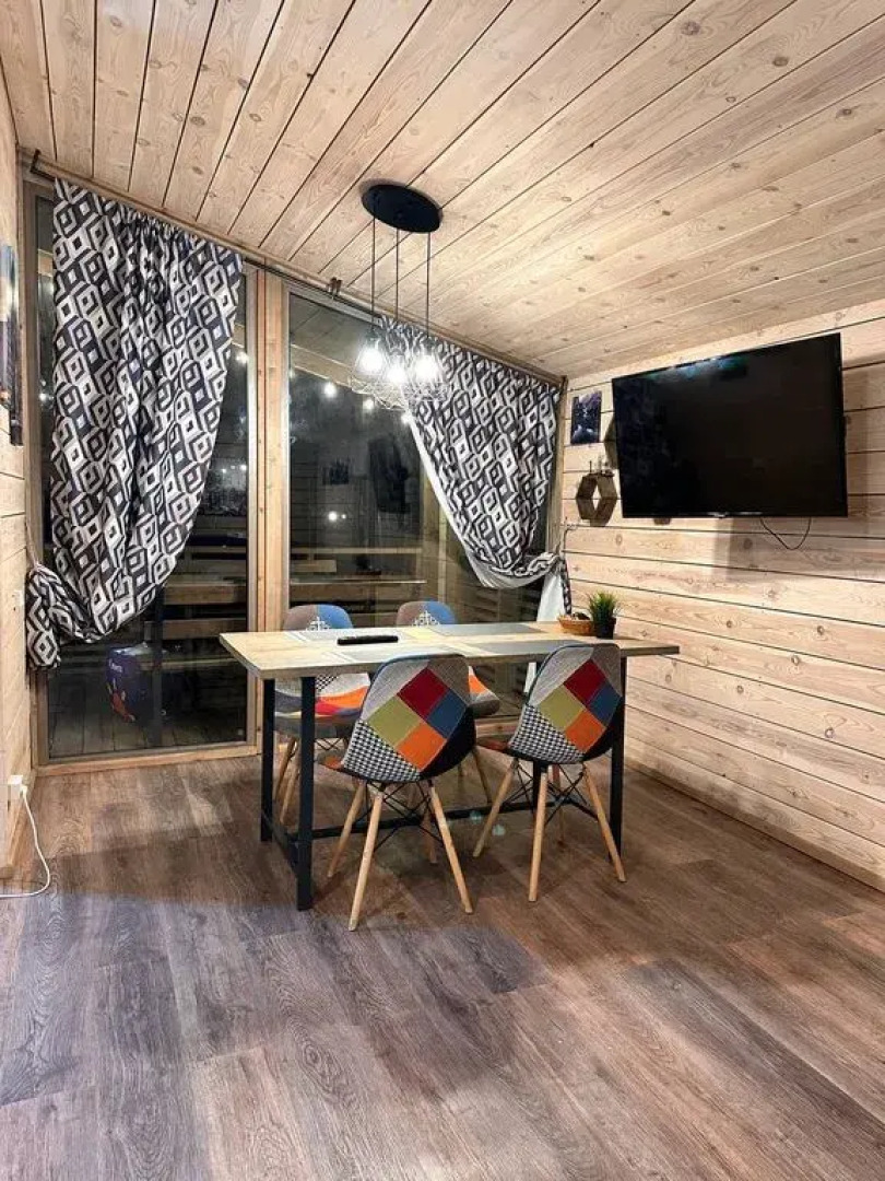 Частный дом в скандинавском стиле в березовом лесу