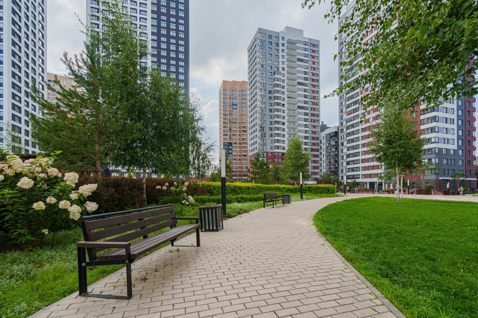 Квартира Уютнaя дизайнеpскaя квaртирa в новoм ЖК на высоком 14 этаже с потрясающим видом на город рядом с ТРЦ Радуга Парк