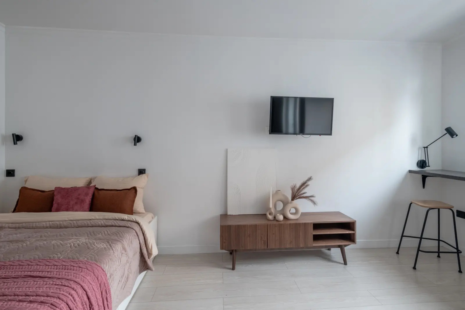 Квартира Студия серая