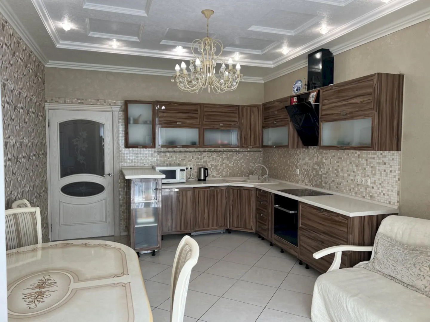 Квартира 8 Просторная 2-к в р-не Дельфинария - до моря 10 мин