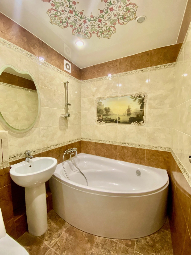 Двухкомнатная квартира на набережной