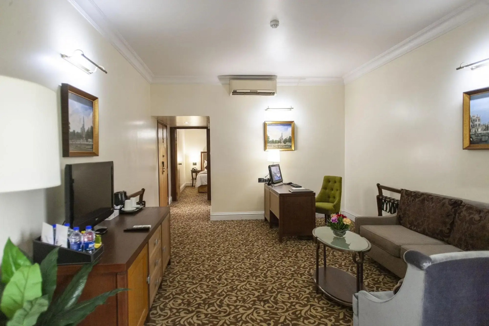 Отель Royal Park Residence