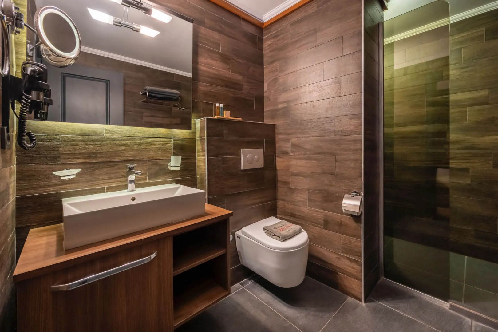 Отель Art & Interiors