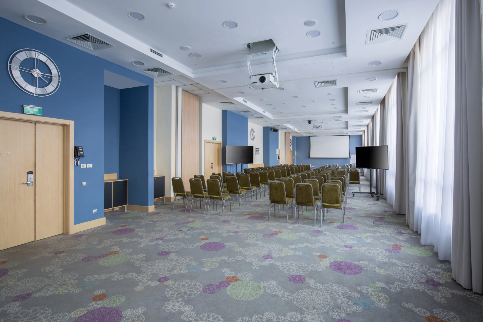 Отель Нестеров Плаза