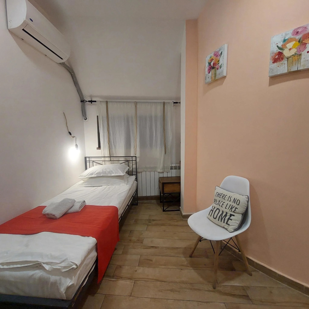 Отель Blur Inn Gallery