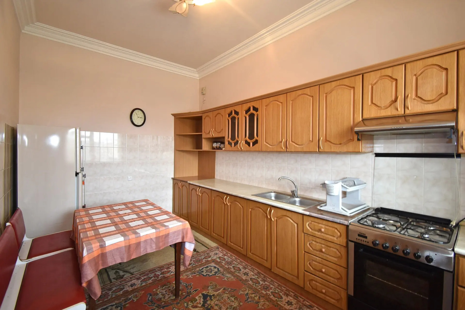 6 комнатный особняк с видом на сад