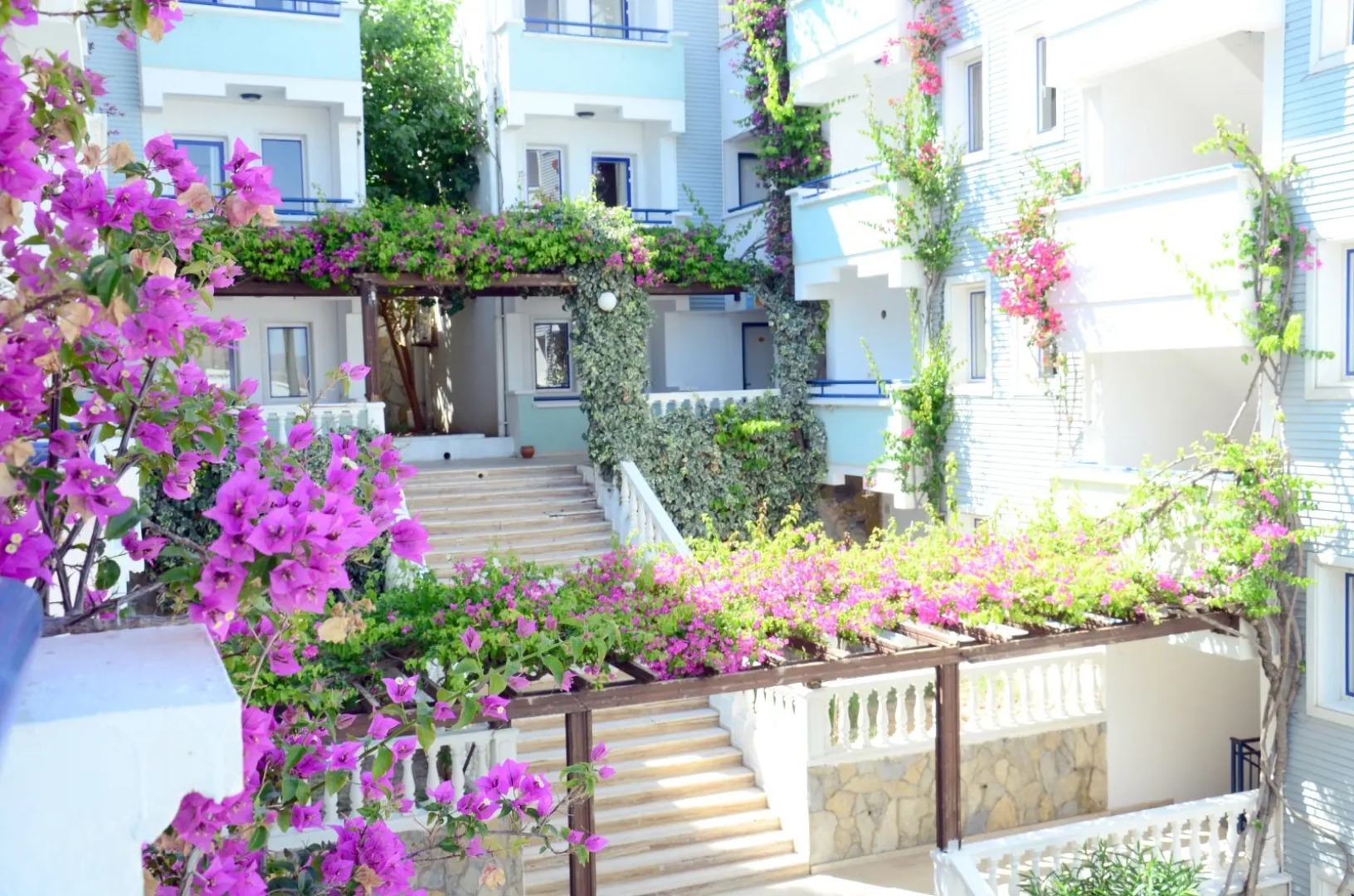 Отель Sunpoint Family