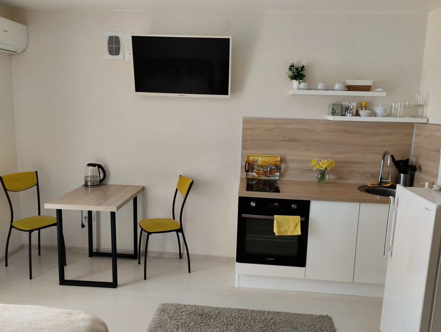 Апартаменты Light House У ТЦ Жемчужина