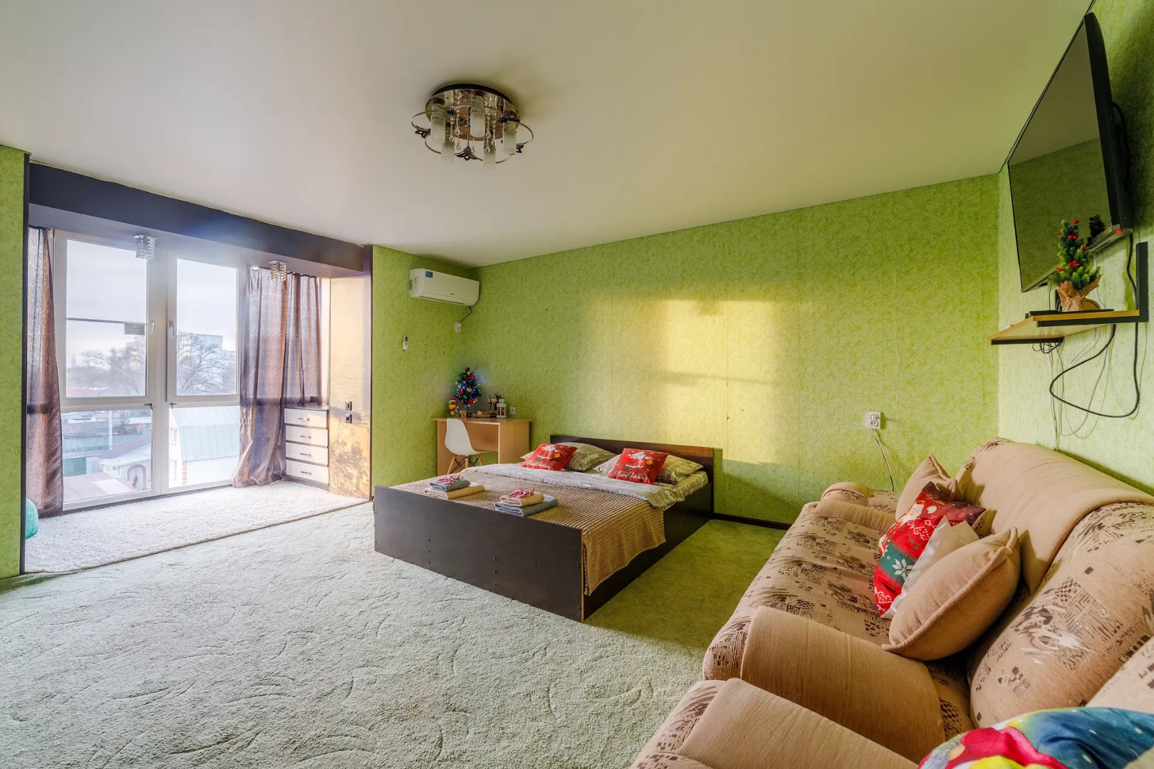 Квартира PrezentHaus на Чичканова 70б