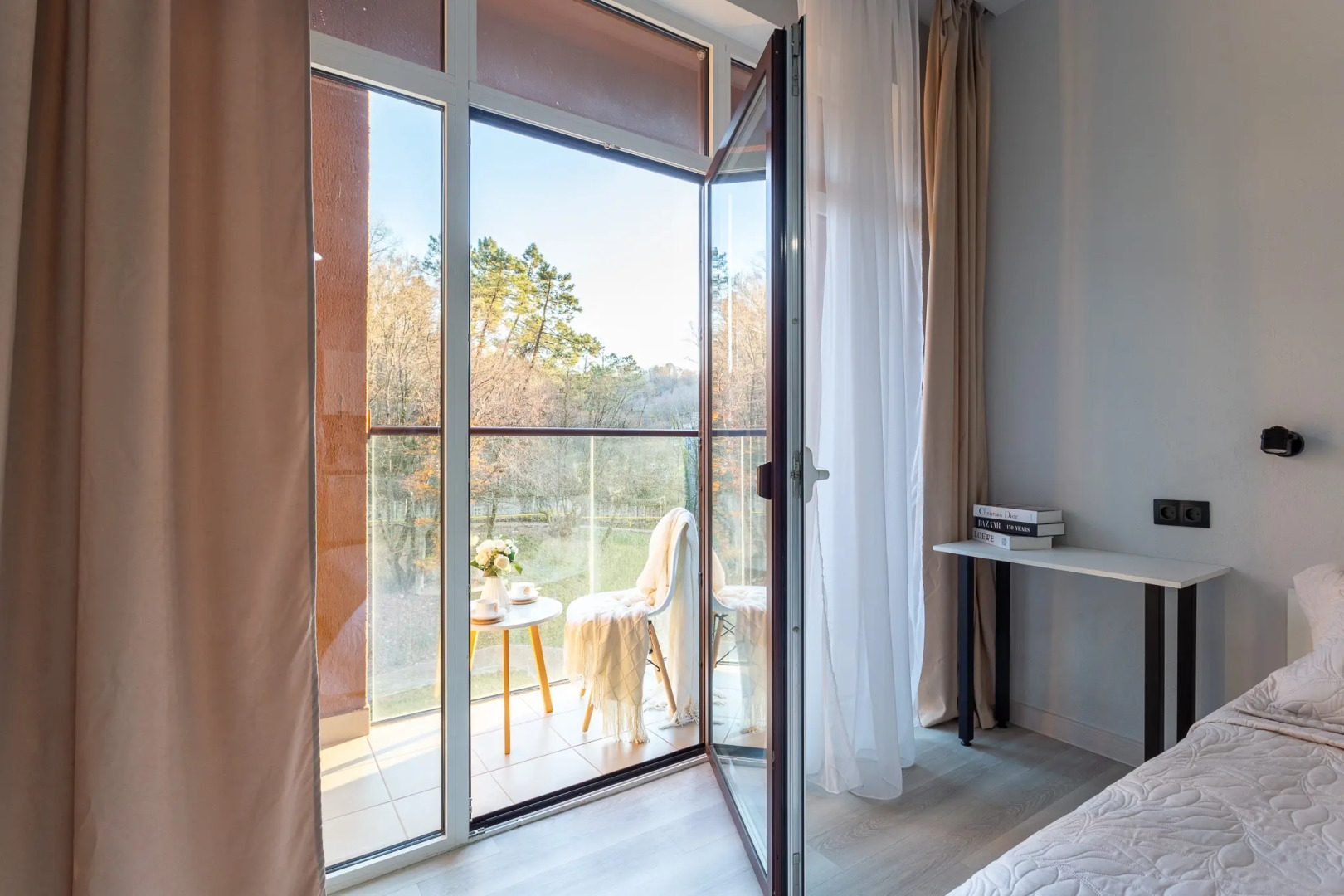 Квартира с Балконом и Видом на Лесопарк Аллея 114