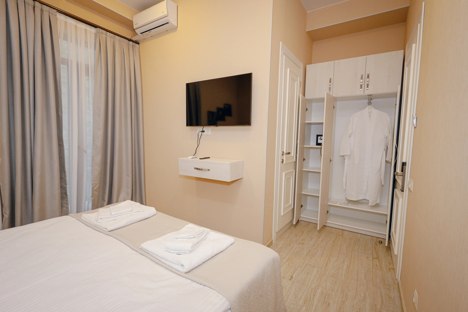 Апарт-отель Westhills