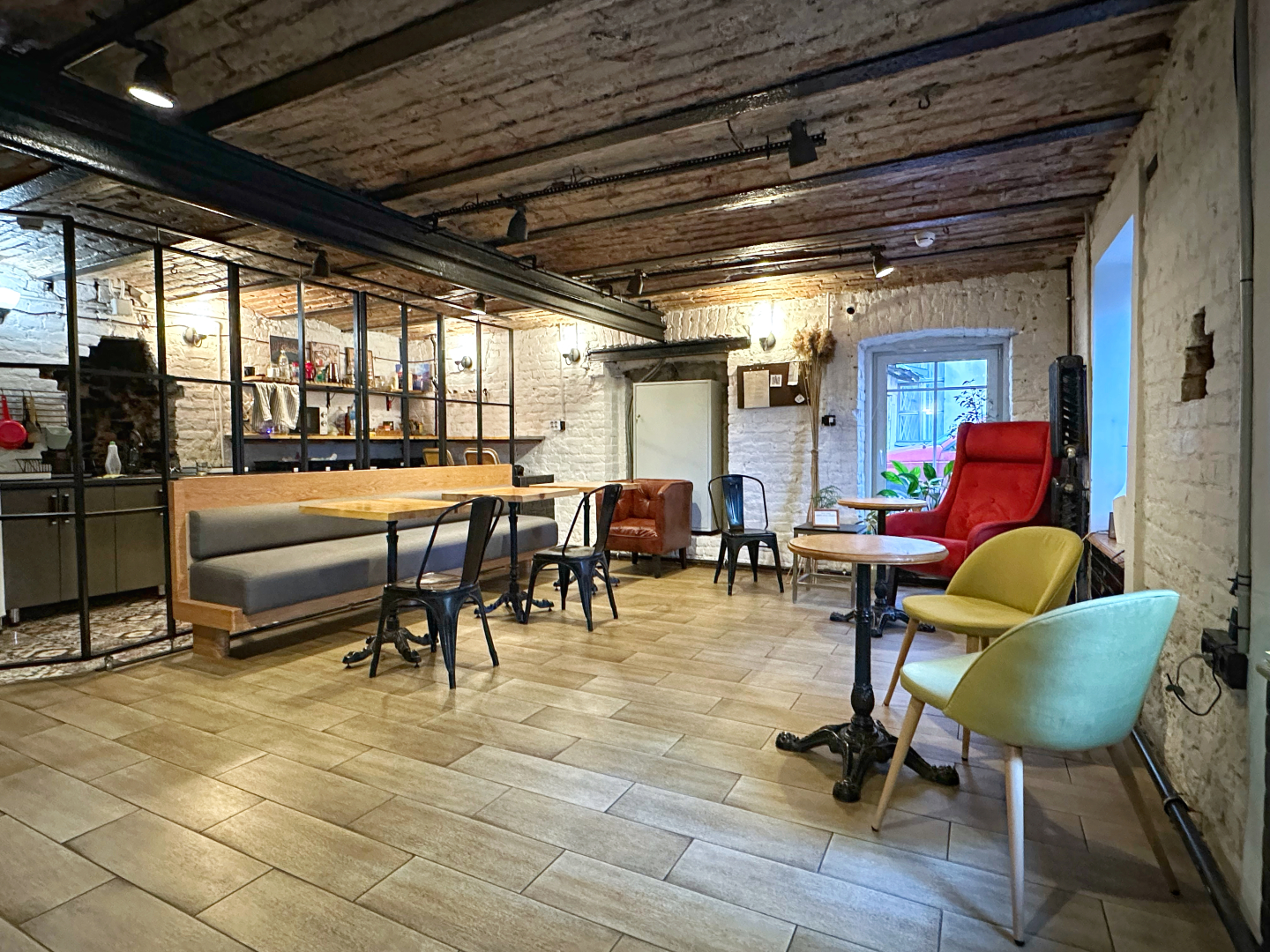 Хостел BookCase Hotel&Hostel