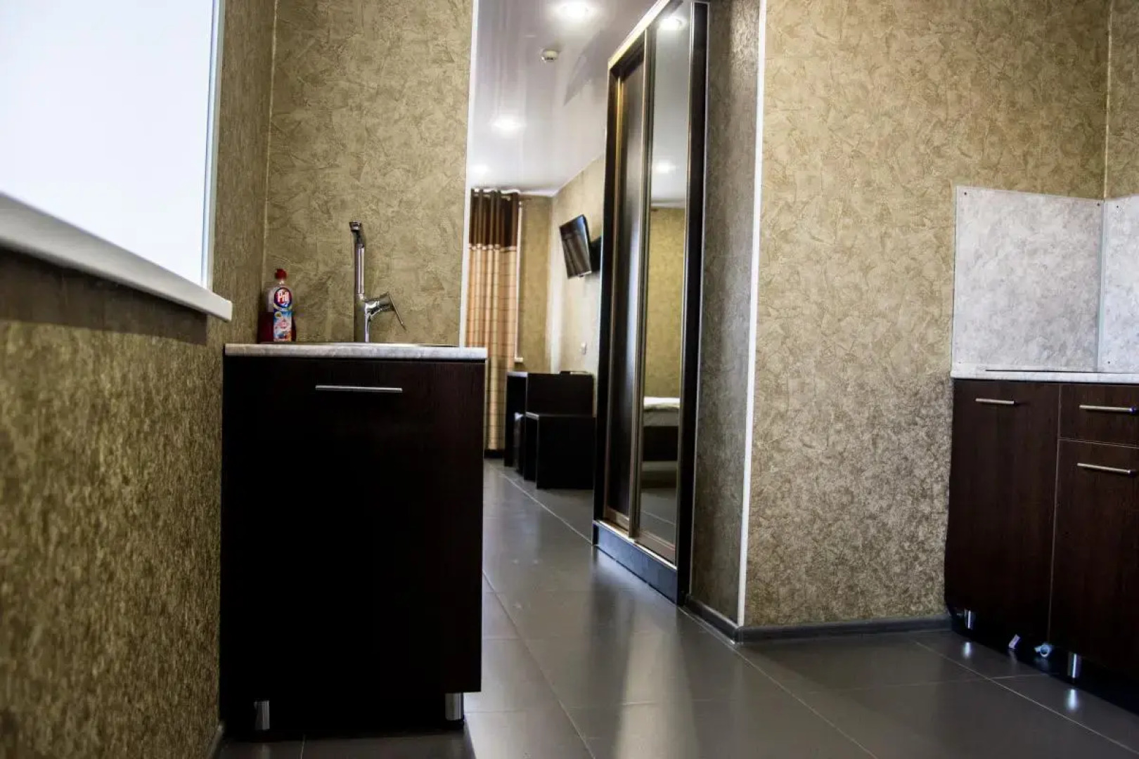 Отель Корона