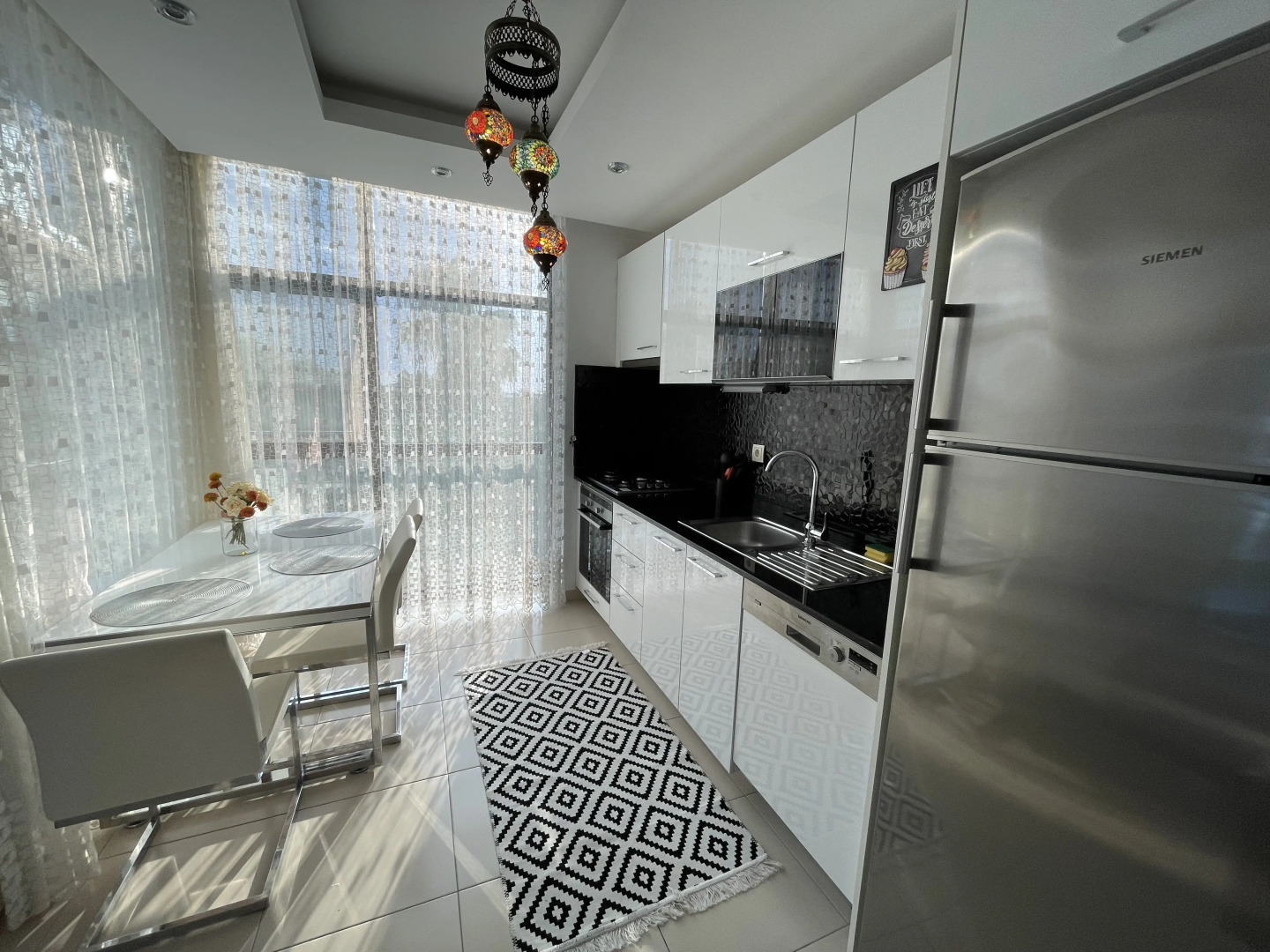 Апартаменты у моря 320 м с балконом