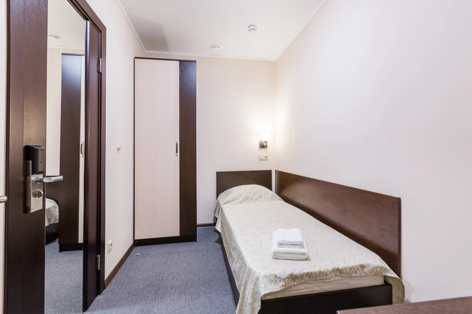 Отель Very Hotel