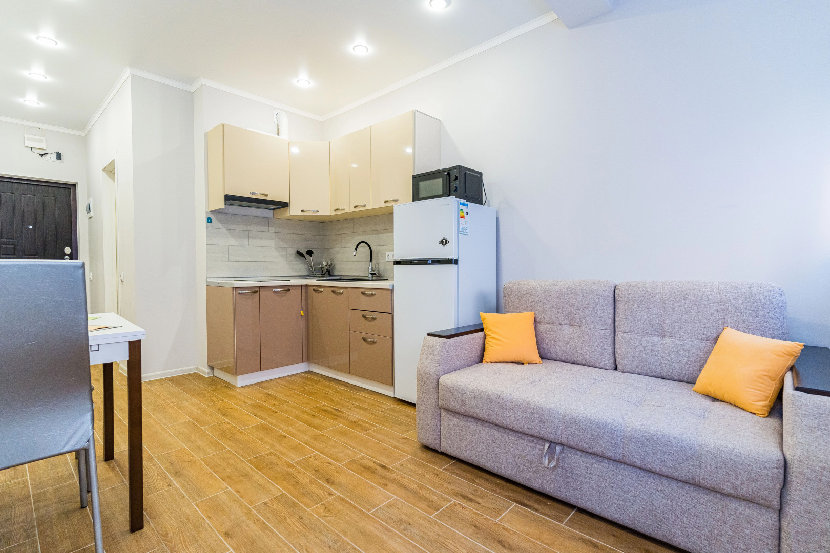 Апартаменты в Современном Жк Бельведер в Пяти Минутах Ходьбы от Моря от LetoApart