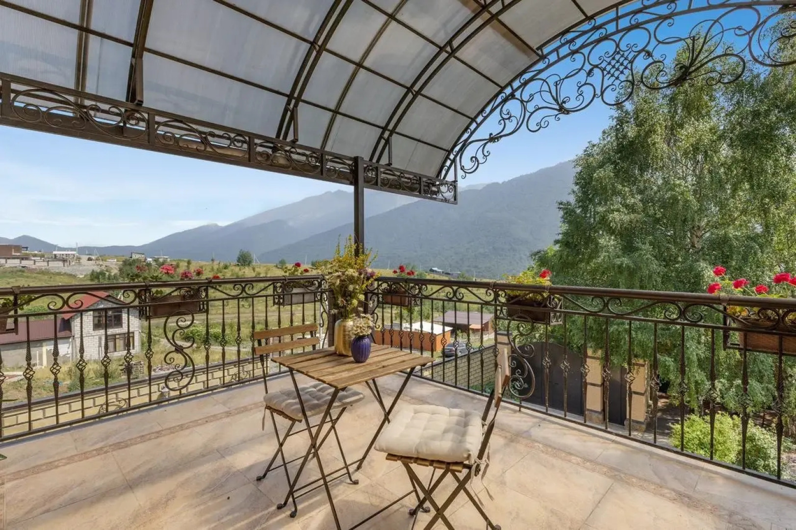 Частный дом Райский уголок среди гор и альпийских лугов