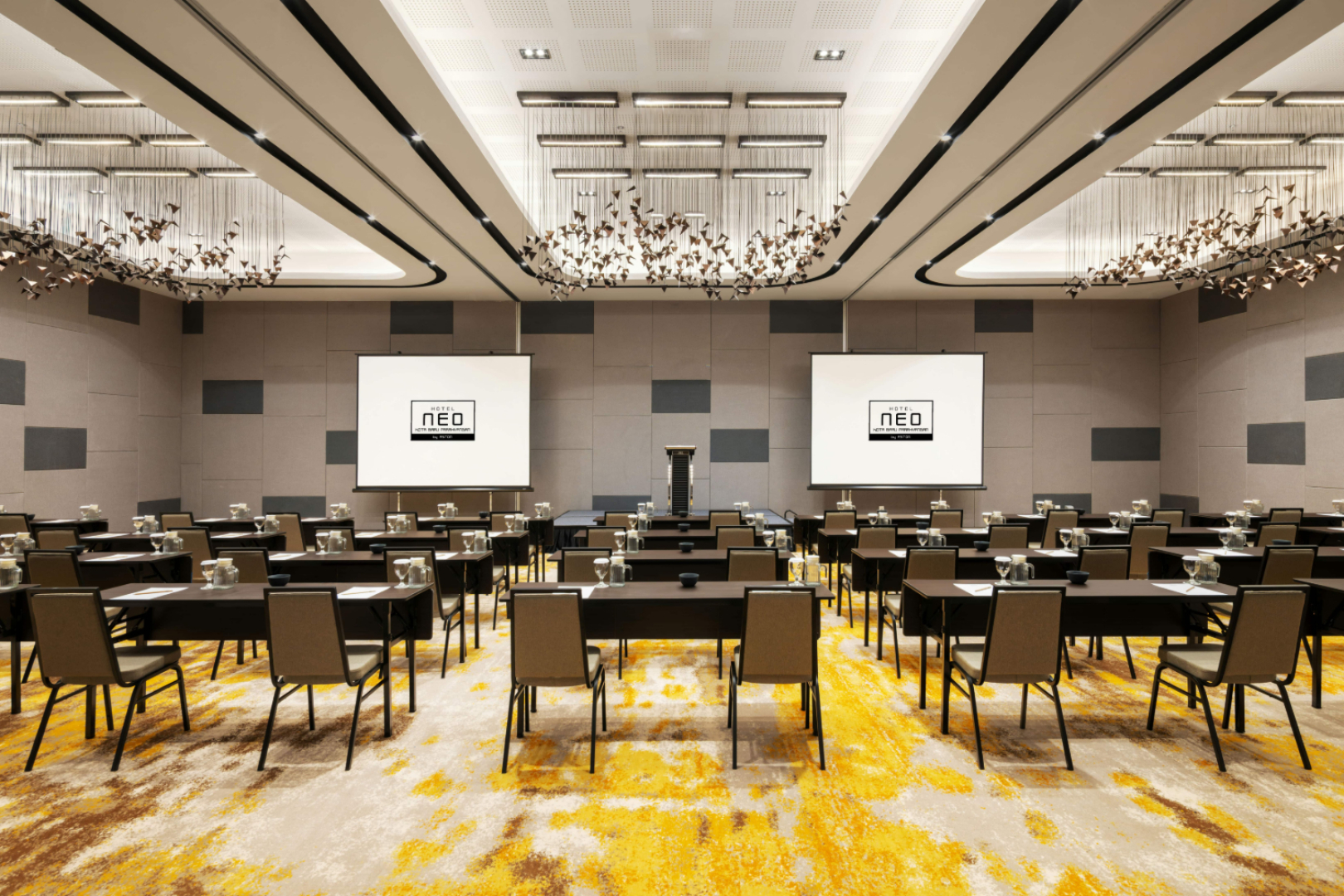 Отель Neo Kota Baru Parahyangan