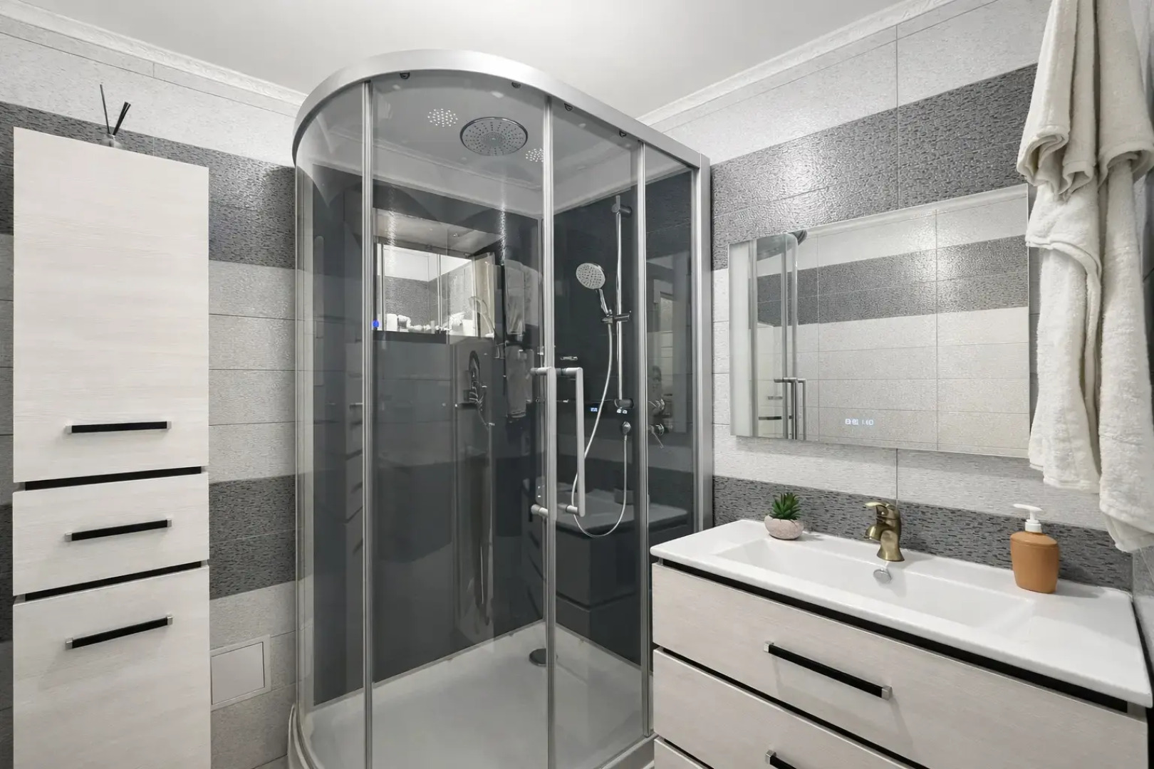 Апартаменты Платона кляты 27 ЖК Суворовский