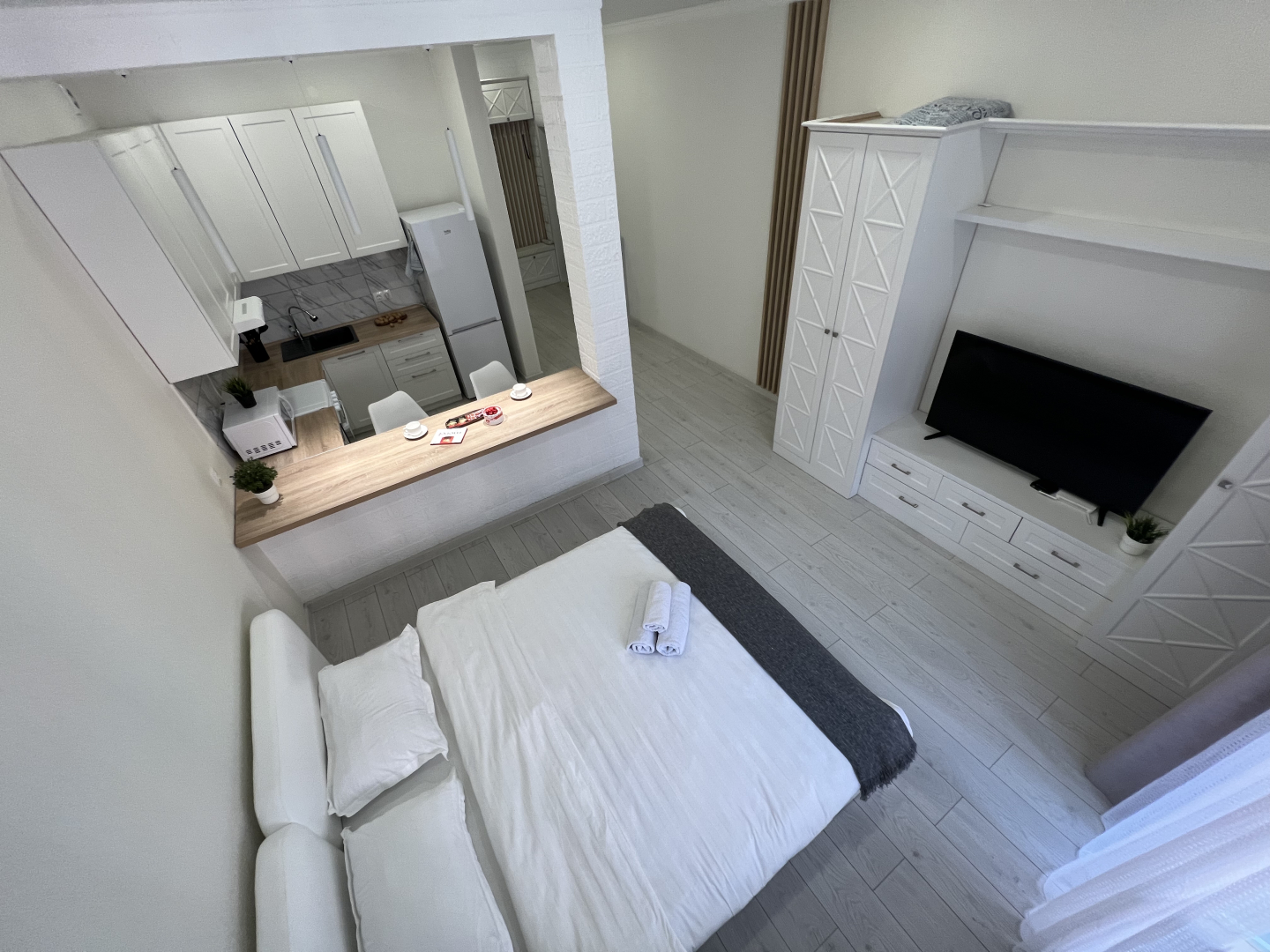 Апартаменты на Камзина 41/3 -2