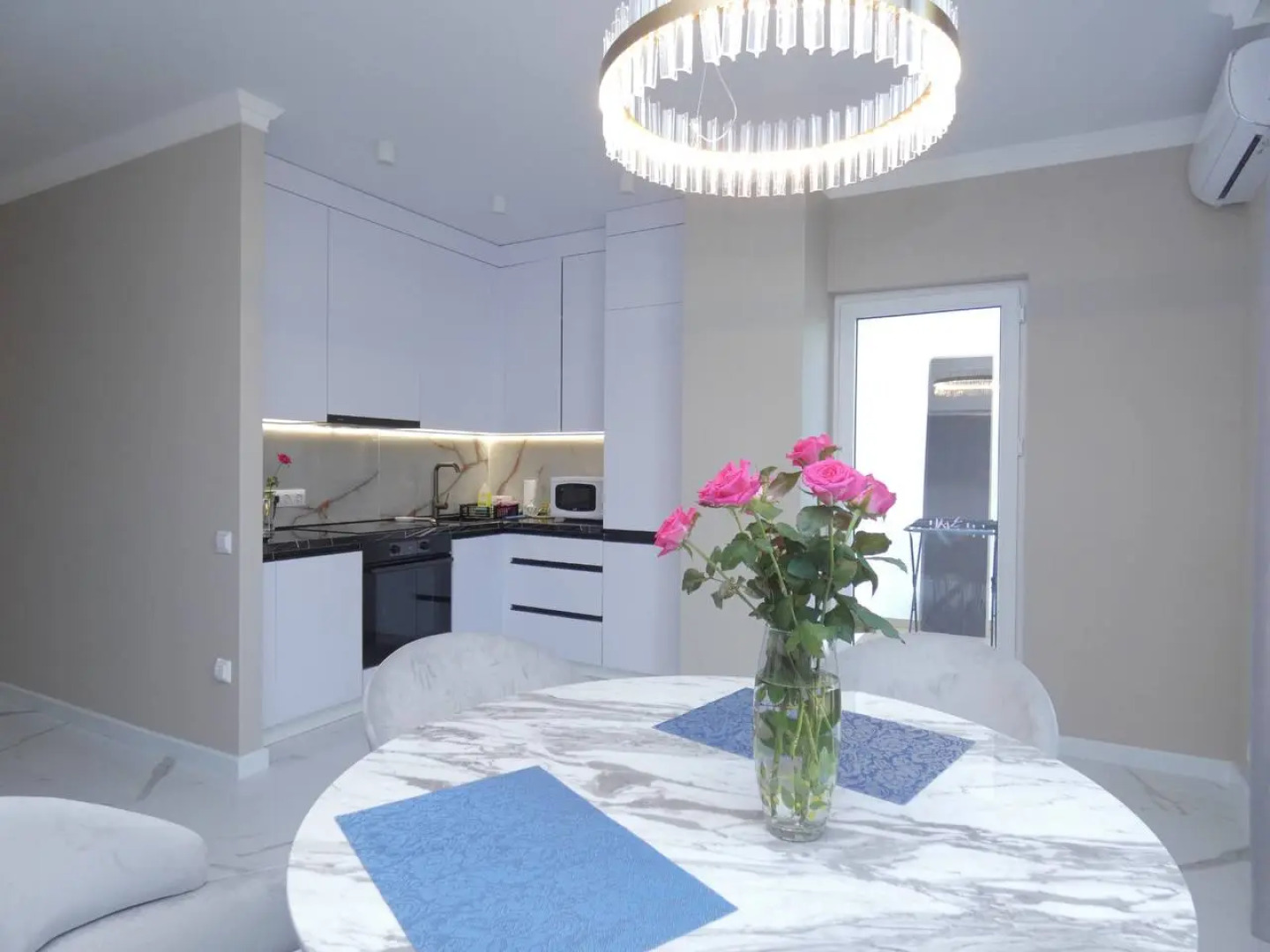 Апартаменты у Дендрария с парковкой