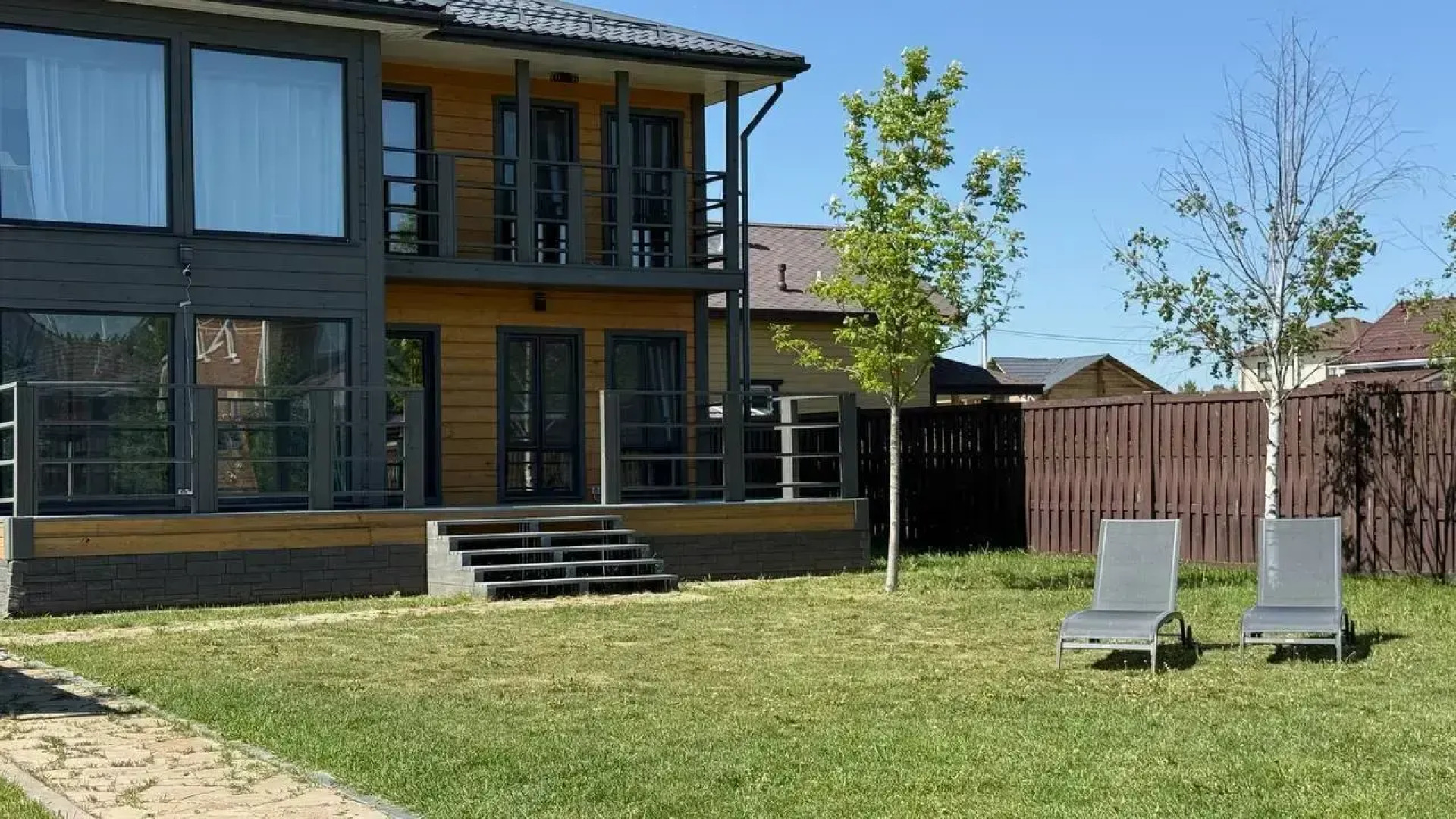 Частный Дом Большой семейный с панорамными окнами