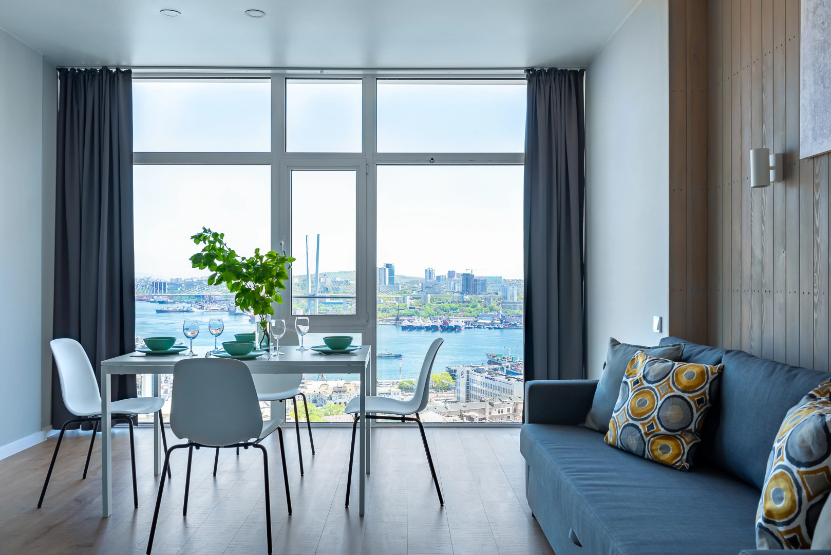 Апартаменты Представительский люкс London/Paris с видом на бухту и мосты by Panorama Suites Group