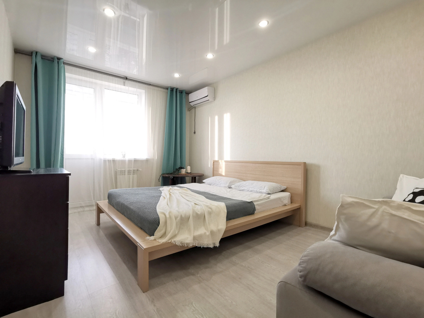 Апартаменты на Дыбенко 27А