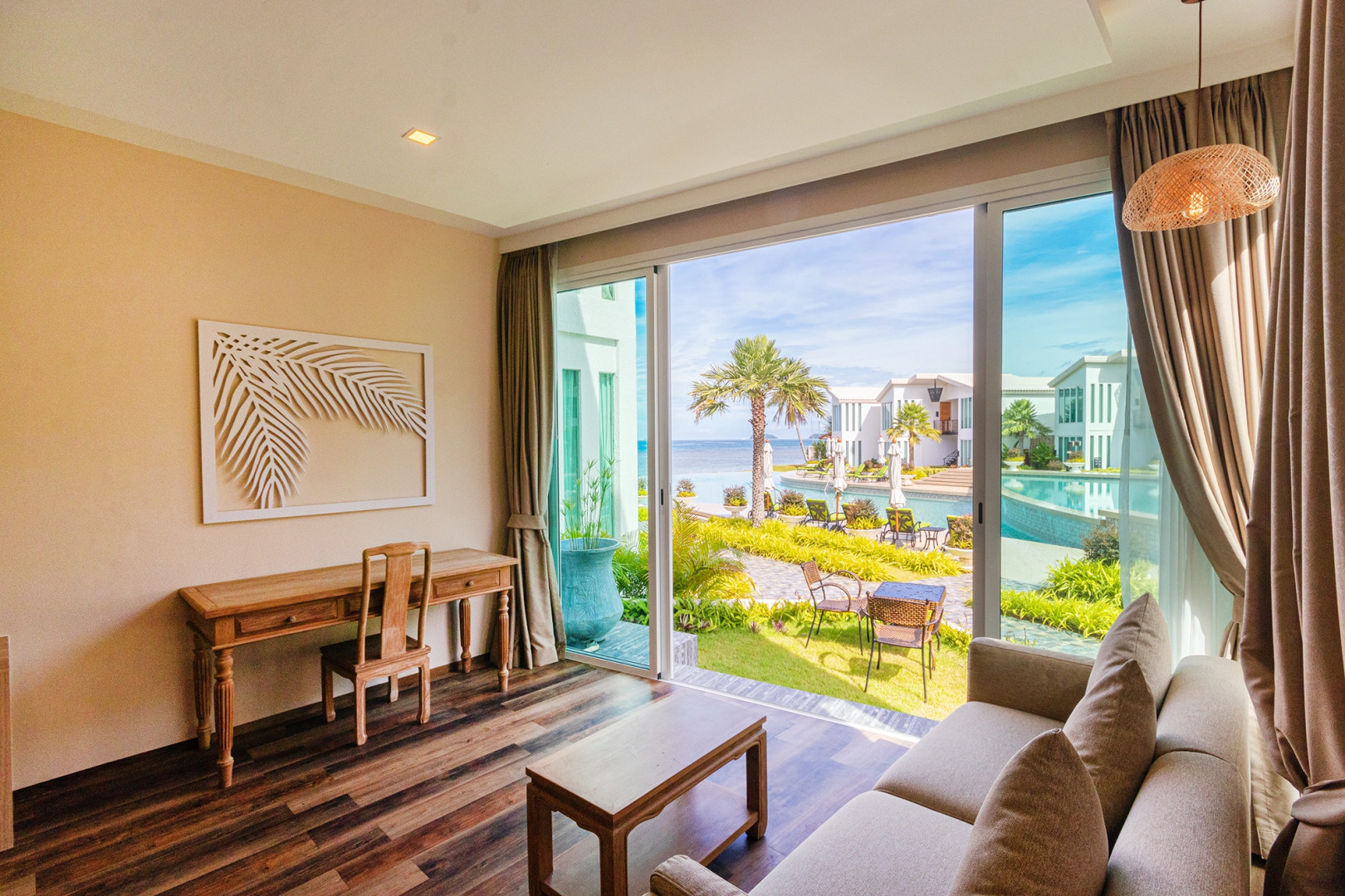 Отель Vannee Golden Sands Resort