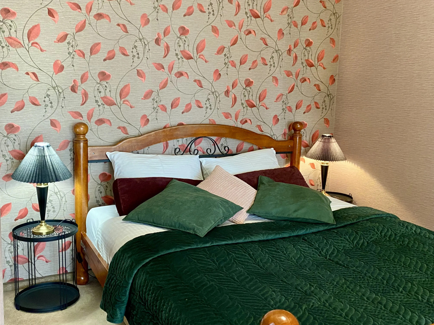 Видовая Двухкомнатная Элитная Квартира на Чёрном Озере