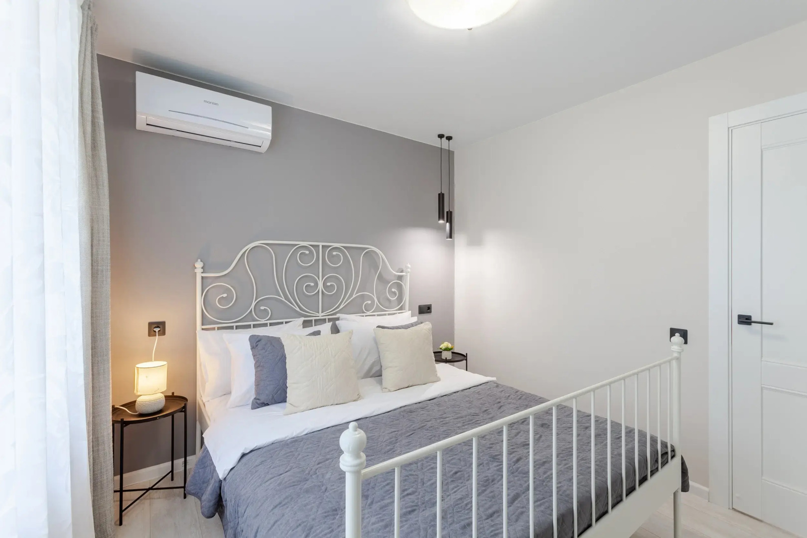 Апартаменты евродвушка RentPlaza класса LUX