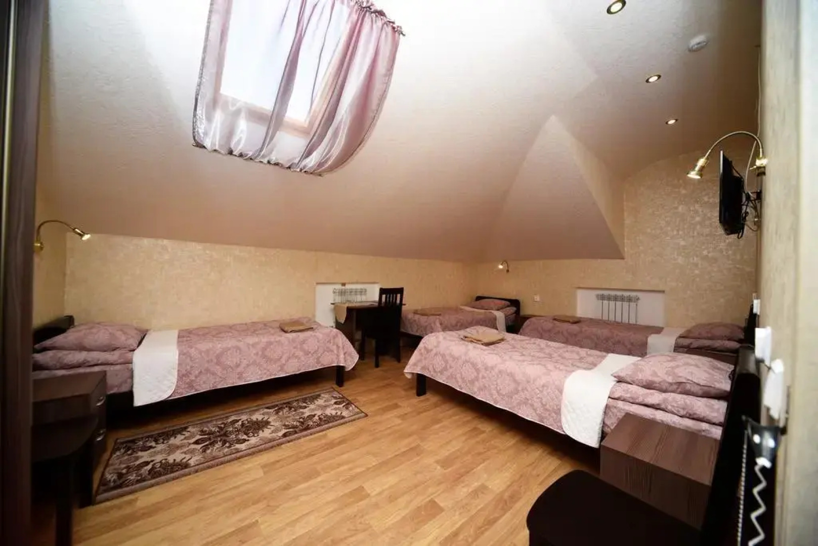 Отель Картуши