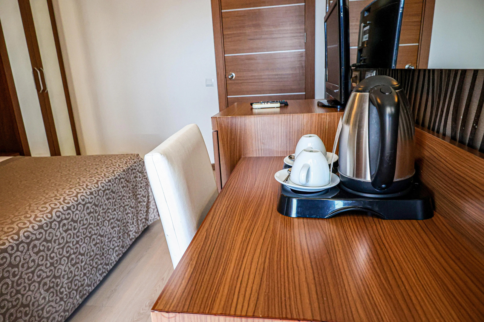 Отель The Corner Park