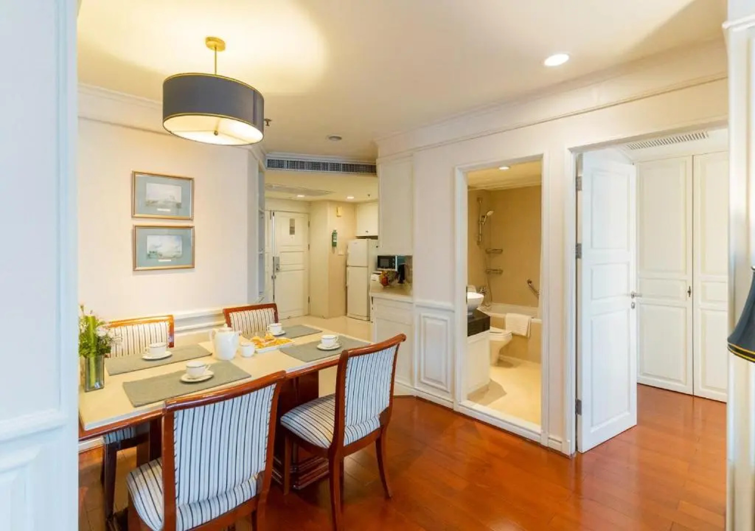 Отель Centre Point Hotel Sukhumvit 10