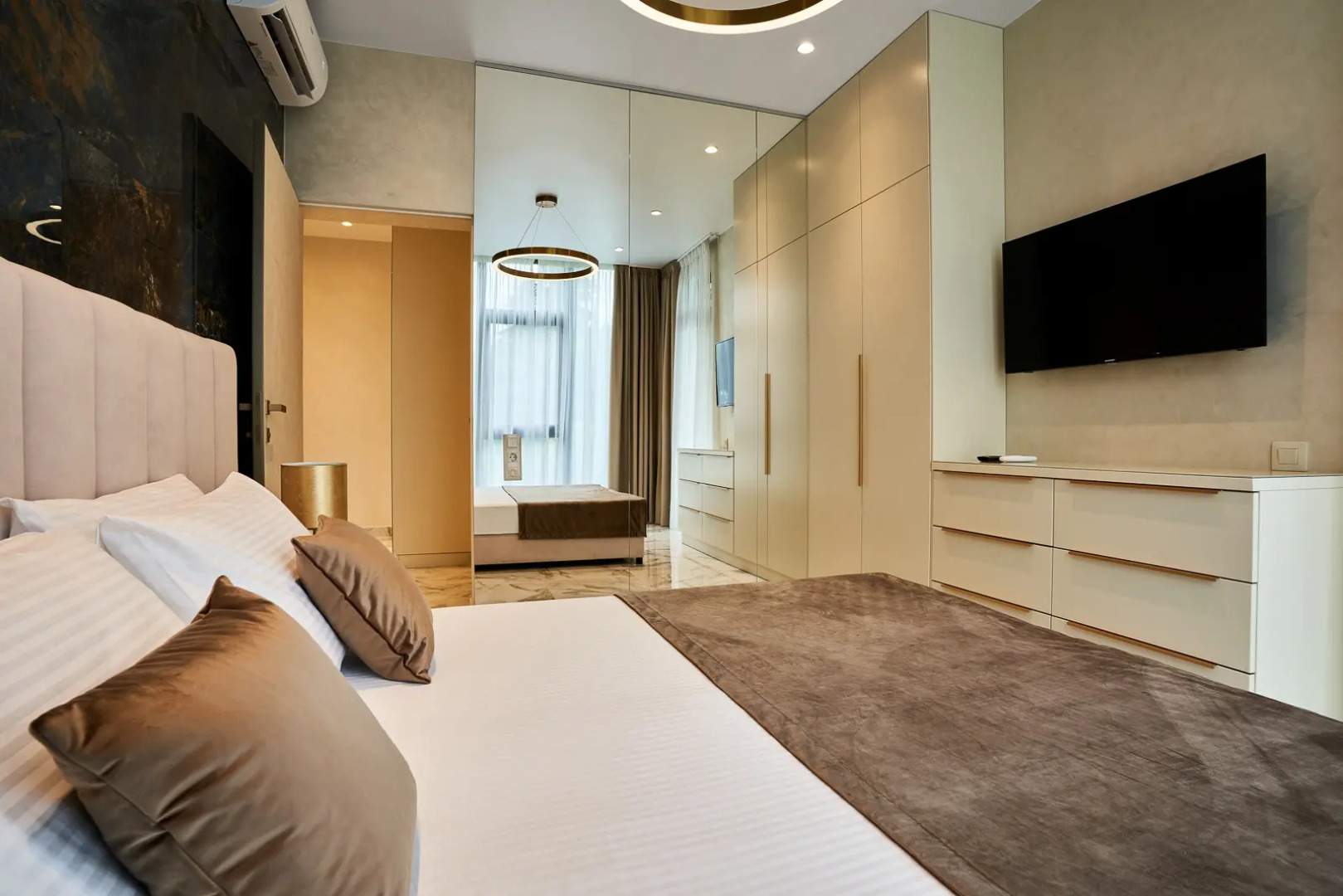 Апартаменты Метрополь Lamare Трехкомнатные с Балконом и Бассейном на Крыше