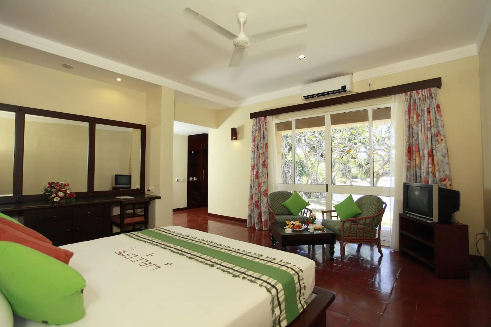 Курортный отель Club Palm Bay