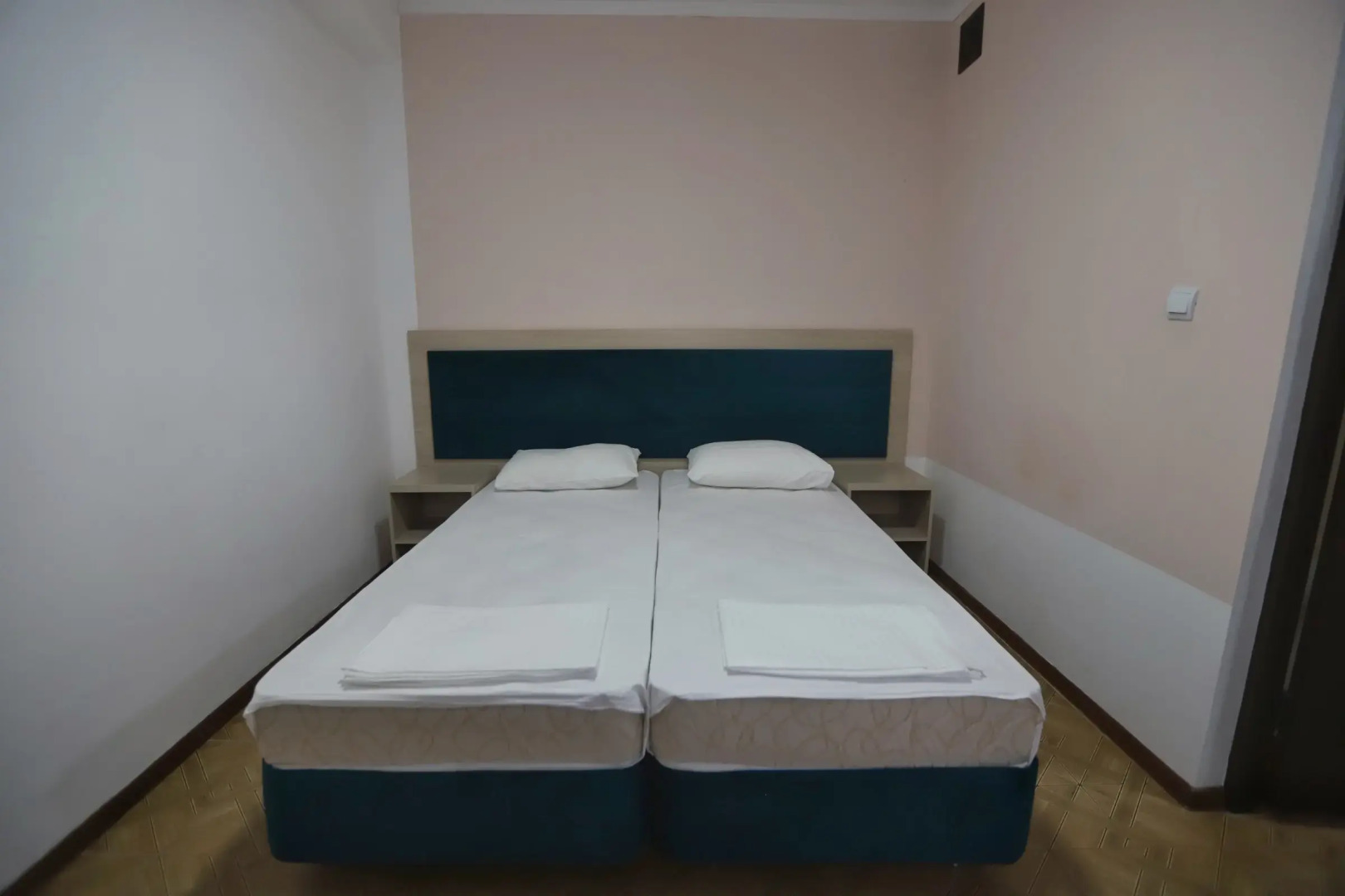 Отель Golden City