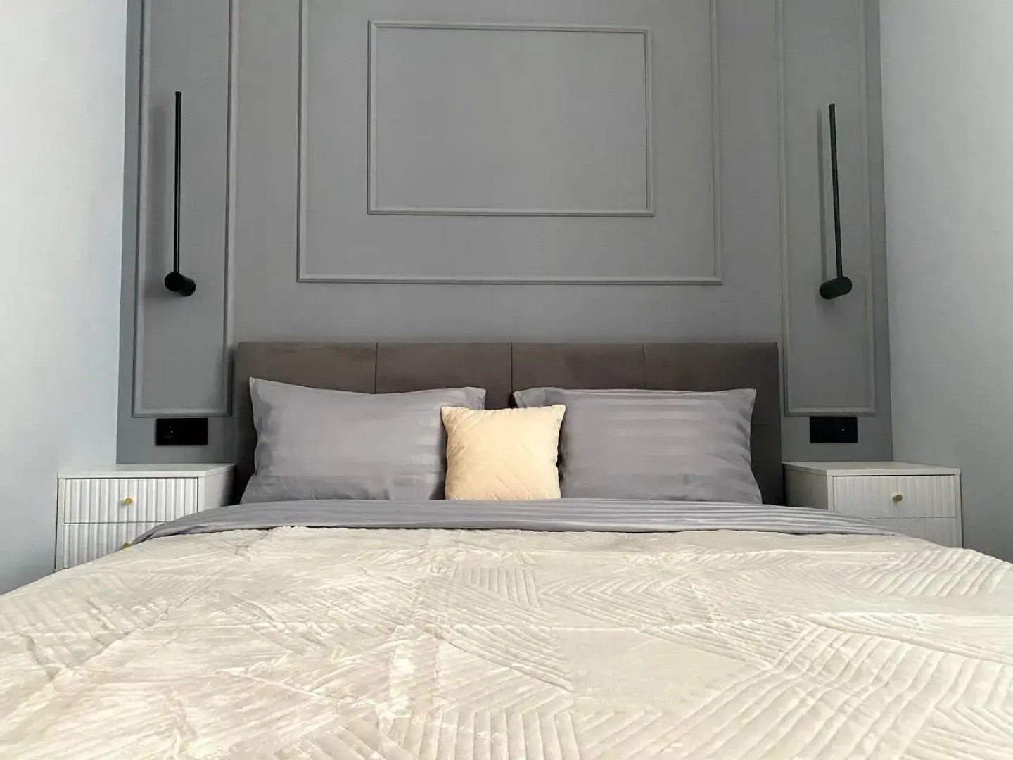 Апартаменты трехкомнатные рядом с набережной